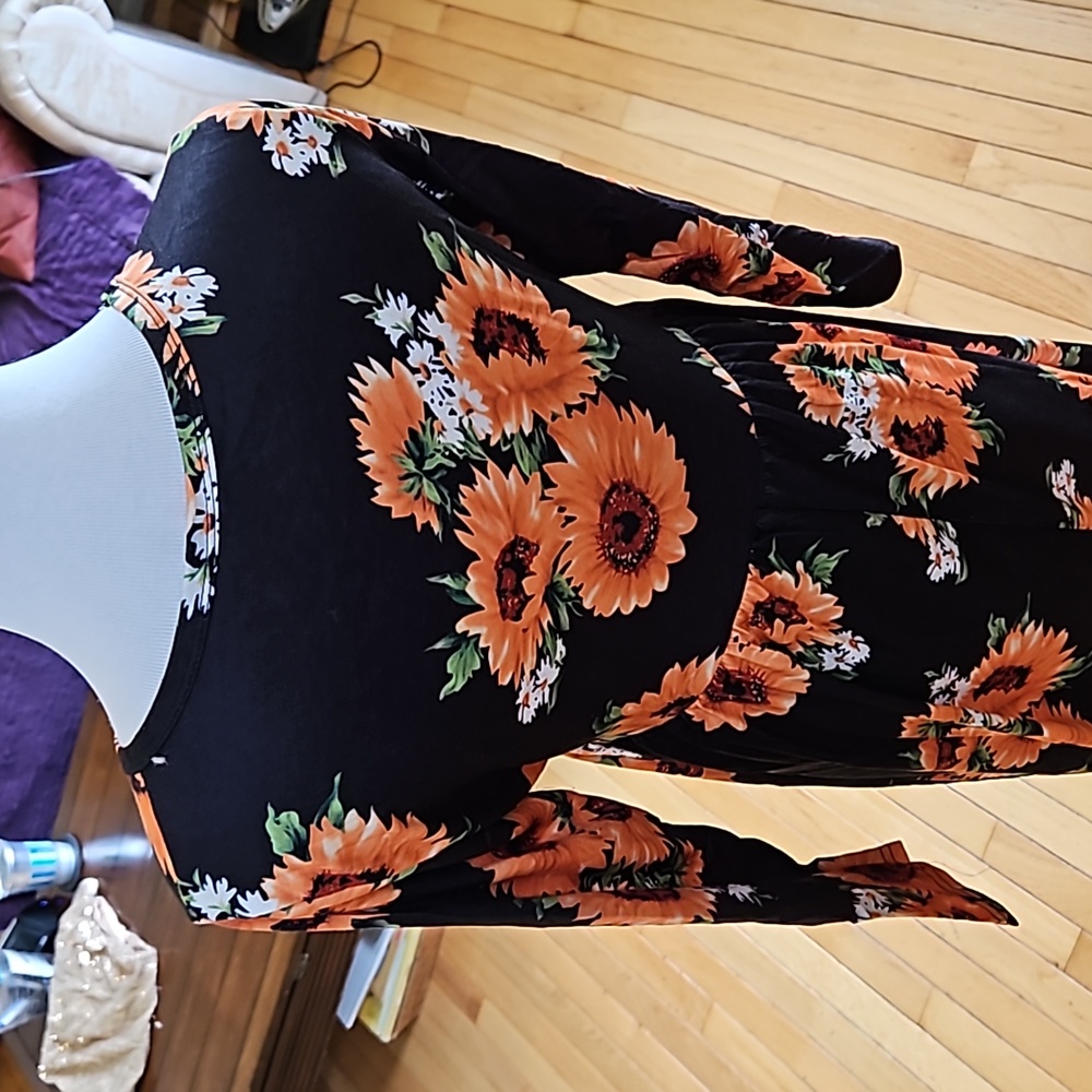 ๐ต FLORAL DRESS - Picture 4 of 7